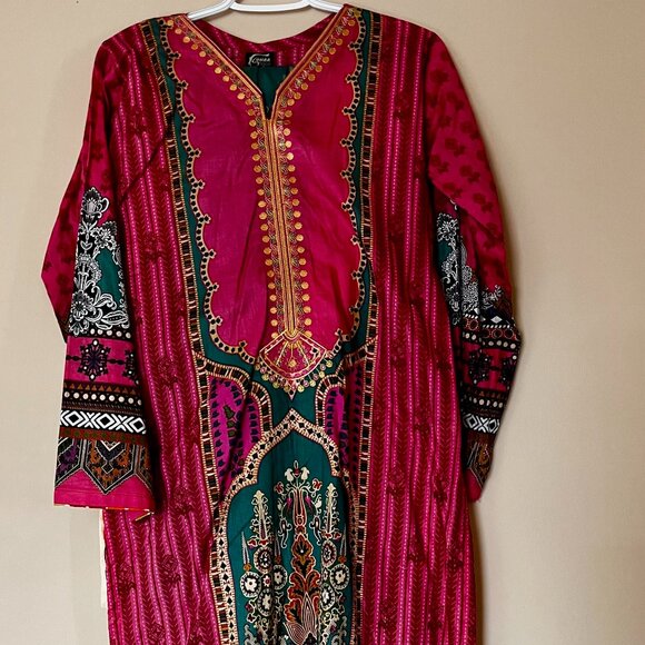 3 Piece Lawn Embroidered Casual Suit - Pakistani/Indian - Picture 1 of 4